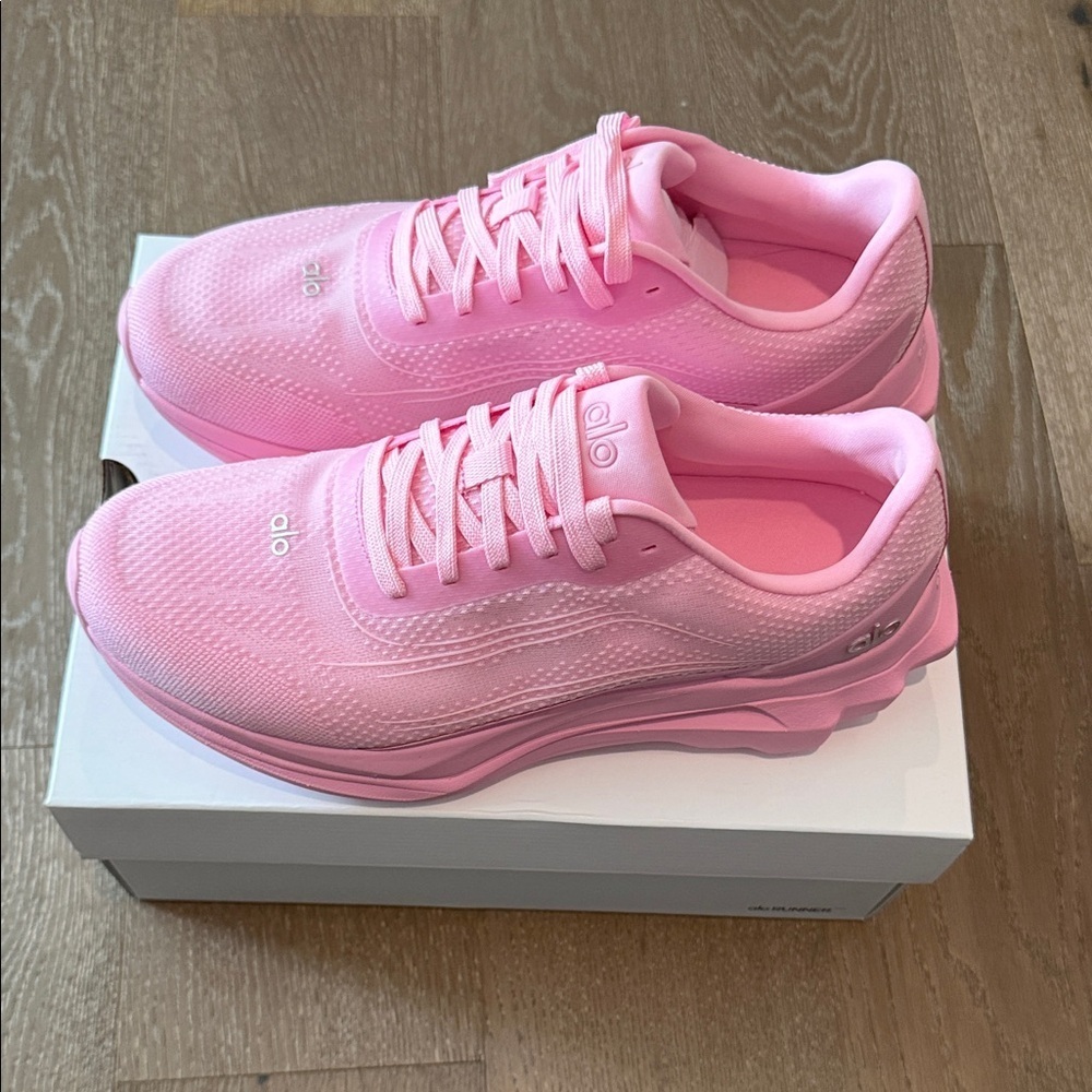 ALO Yoga Women’s- Alo Runner - Sweet Pink Size 10 - Picture 6 of 9